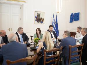 Σύσκεψη υπό τον Πρωθυπουργό για την παρουσίαση του νομοσχεδίου για την πειθαρχική δικαιοσύνη στο Δημόσιο
