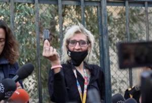 Υπόθεση παιδοβιαστών: Αντί για στοιχεία παρέδωσε usb με... τραγούδια η «πρόεδρος» των εκδιδομένων γυναικών