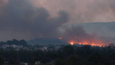 Εφιάλτης δίχως τέλος στην Αλέξανδρούπολη - Εκκενώνονται μαζικά οικισμοί