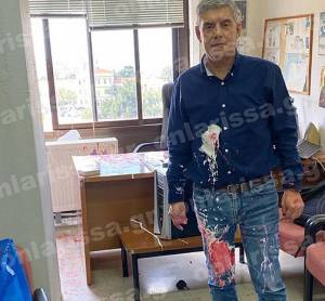 Επίθεση με μπογιές κατά του Κώστα Αγοραστού