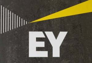 EY: Συρρίκνωση της παγκόσμιας αγοράς δημόσιων εγγραφών το εννεάμηνο του 2022