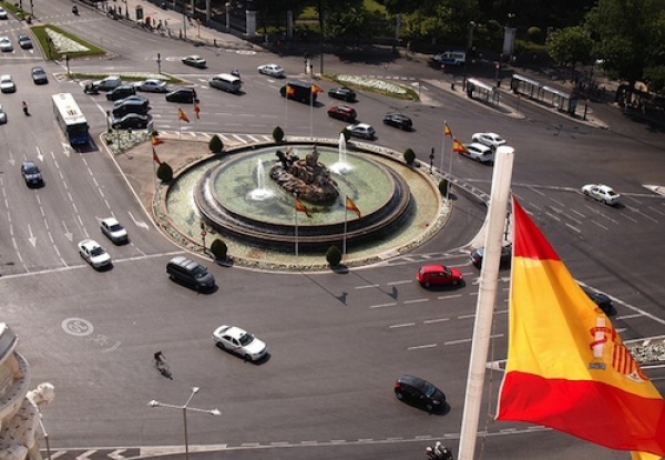 Έρευνα AXA - Ισπανία: Δύο στους τρεις οδηγούς δεν ξέρουν να οδηγούν σωστά σε κυκλικό κόμβο