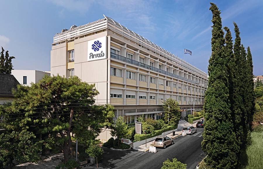 Ενδοομιλική αλλαγή χεριών για την κλινική Λητώ