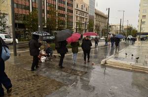 Έρχεται κακοκαιρία – εξπρές με βροχές, κεραυνούς και αφρικανική σκόνη