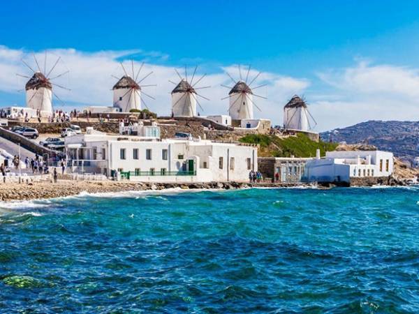 ΑΑΔΕ: «Λουκέτο» σε strip club και καφετέρια στη Μύκονο λόγω φοροδιαφυγής
