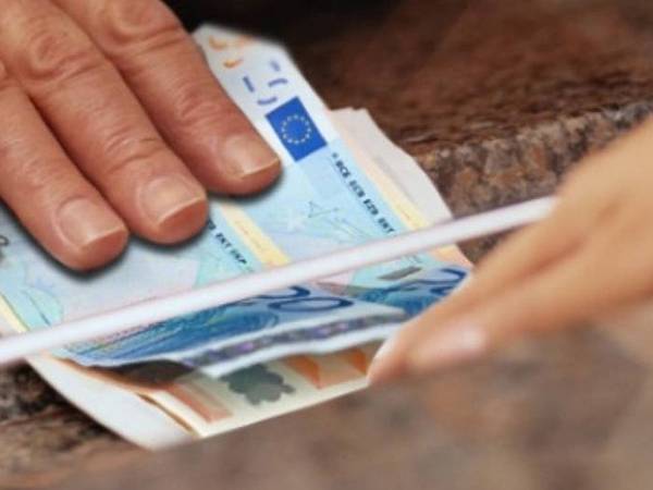 Συναλλαγές στα τραπεζικά καταστήματα μετά τα νέα μέτρα