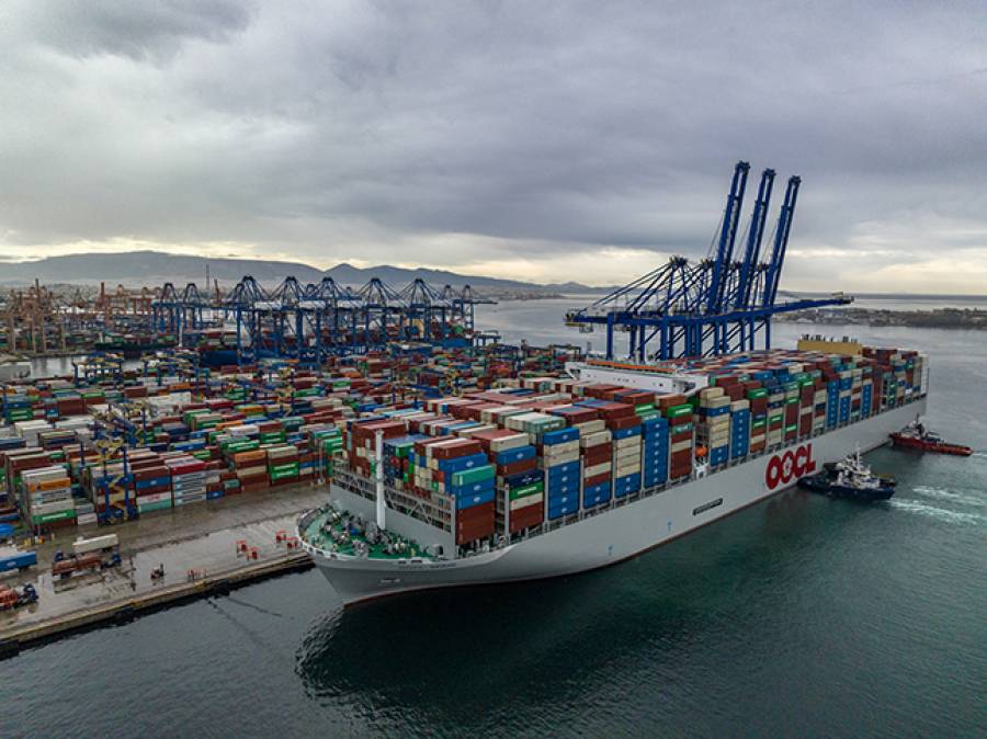 PCT S.A. welcomed in the port of Piraeus, one of the largest container ships in the world