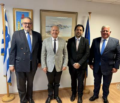 Εθιμοτυπική επίσκεψη του Προεδρείου του Ναυτικού Επιμελητηρίου Ελλάδος στον Υφυπουργό Ναυτιλίας και Νησιωτικής Πολιτικής Στέφανο Γκίκα