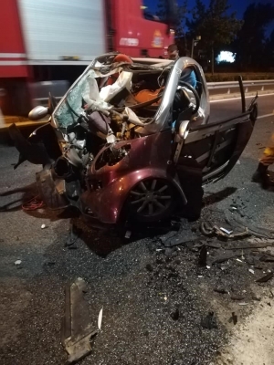 Σοκαριστικό τροχαίο στη Μαραθώνος - Από θαύμα σώθηκε η οδηγός