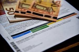 Κάτω από τα 16 λεπτά η κιλοβατώρα τον Αύγουστο – Στα 1,6 λεπτά η επιδότηση