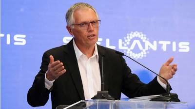 Stellantis: Παραιτήθηκε ο Κάρλος Ταβάρες από τη θέση του διευθύνοντος συμβούλου