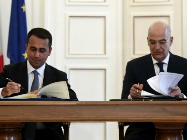 Ελλάδα και Ιταλία υπέγραψαν την οριοθέτηση ΑΟΖ