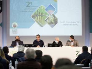 Μητσοτάκης από Ιστιαία: «Στόχος μας να μετατρέψουμε μια φυσική καταστροφή σε μια μεγάλη ευκαιρία αναγέννησης»