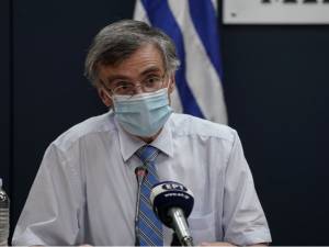 Επιστροφή του Σωτήρη Τσιόδρα στην έκτακτη ενημέρωση για τους εμβολιασμούς (LIVE)