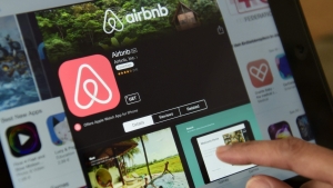 Συνεργασία Airbnb με ΕΟΔΥ για την στέγαση επαγγελματιών υγείας