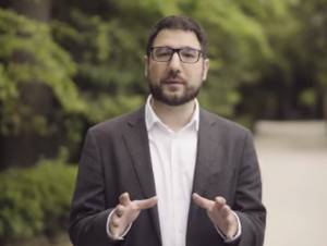 «Ανοιχτή Πόλη» - Επίσκεψη του Νάσου Ηλιόπουλου στο προεκλογικό περίπτερο του Κ. Μπακογιάννη και δήλωση για τη χθεσινή επίθεση
