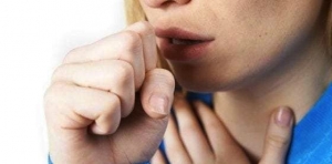 Βήχουν περισσότερο όσοι έχουν μολυνθεί με τον μεταλλαγμένο κορωνοϊό