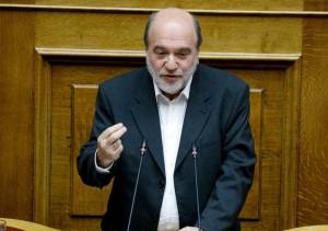 Ξαφνική αδιαθεσία του Τρύφωνα Αλεξιάδη στη Βουλή
