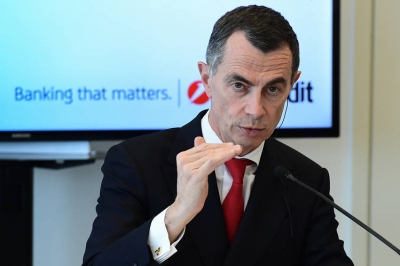 Αποχωρεί από την UniCredit ο διευθύνων σύμβουλος