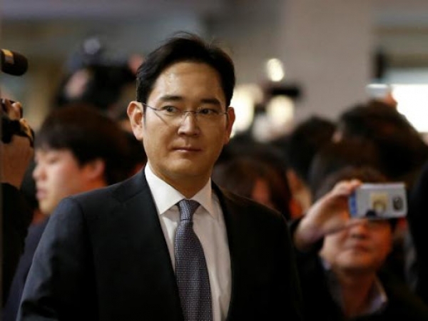 Ν. Κορέα: Ένταλμα σύλληψης για τον αντιπρόεδρο της Samsung