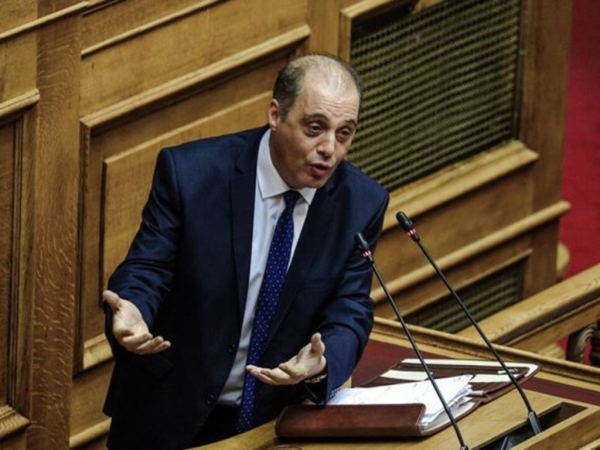 Το συνταξιοδοτικό των Βορειοηπειρωτών έθεσε στη Βουλή ο Κυριάκος Βελόπουλος