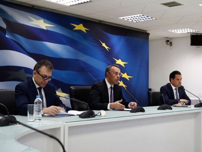 4η δέσμη μέτρων στήριξης της οικονομίας: Στήριξη 800.000 επιχειρήσεων και 700.000 επαγγελματιών
