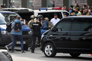 Κίεβο: Συνελήφθη ο δράστης που απειλούσε να ανατινάξει τράπεζα και κρατούσε μία όμηρο
