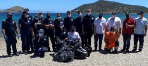 Διακεκριμένοι Αθλητές του ΛΣ και στελέχη του ΥΝΑΝΠ σε δράση ευαισθητοποίησης καθαρισμού ακτών