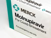 Merck: «Πράσινο φως» για το χάπι κατά του κορωνοϊού στη Βρετανία