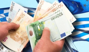 Κοινωνικό μέρισμα: Πότε και πώς θα λάβουν οι δικαιούχοι το διπλό ΚΕΑ