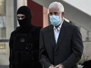 Αποφυλακίζεται ο Π. Φιλιππίδης - Ξέσπασε σε κλάματα η σύζυγός του