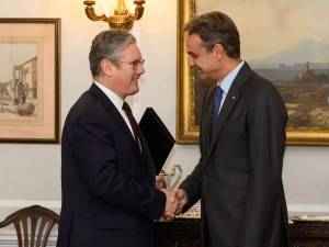 Συνάντηση Μητσοτάκη Στάρμερ στο Λονδίνο: Τα Γλυπτά του Παρθενώνα σε πρώτο πλάνο