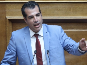 Πλεύρης: Πίσω στην εργασία τους οι υγειονομικοί που θα κάνουν την πρώτη δόση του εμβολίου