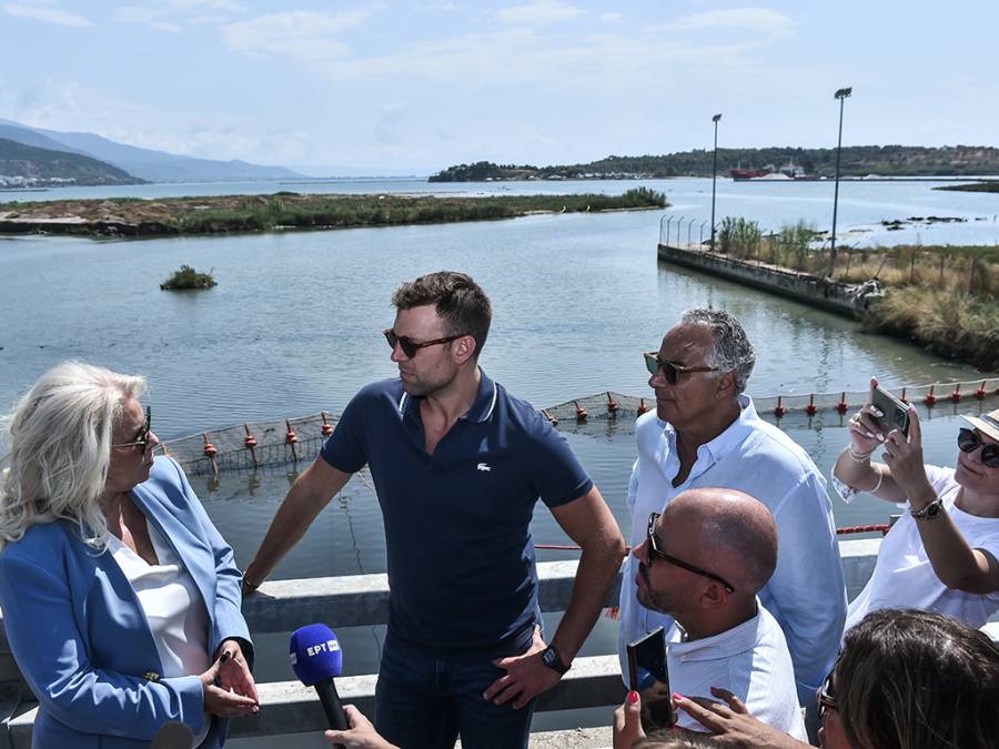 Κασσελάκης από Ξηριά: Προκλητικά απούσα η κυβέρνηση από το τεράστιο οικολογικό έγκλημα στον Βόλο