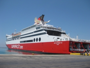 Στην Αλεξανδρούπολη το Superfast VI για τη φιλοξενία αστυνομικών που επιχειρούν στον Έβρο