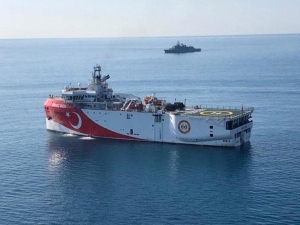 Πέτσας: Η απόσυρση του Oruc Reis οφείλεται στην απομόνωση της Τουρκίας από την ΕΕ - Τσαβούσογλου: Το Oruc Reis επέστρεψε στη βάση του για συντήρηση και θα συνεχίσει τις έρευνες