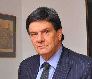 Πέθανε ο πρώην εκπρόσωπος τύπου της Αθηνάς Ωνάση, Αλέξης Μανθεάκης