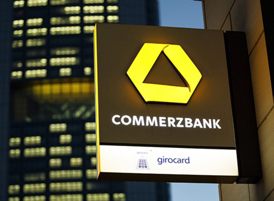 Commerzbank's CEO, Martin Zielke, offers the mutual termination from office and Stefan Schmittmann resigns as Chairman of the Supervisory Board