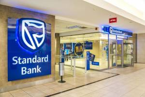 Standard Bank: Μικρή αύξηση εσόδων στο πεντάμηνο