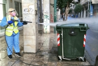 Απολύμανση και πλύσιμο με καυτό νερό σε όλη την περιοχή της Ομόνοιας