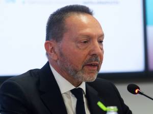 Στουρνάρας: Η μείωση του Δημόσιου Χρέους η μεγαλύτερη επιτυχία της Κυβέρνησης