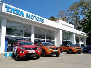 Tata Motors: Διεύρυνση ζημιών στο τρίμηνο για τη μητρική της Jaguar Land Rover