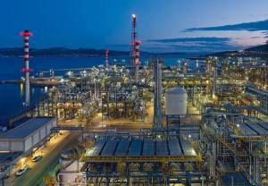 HELLENiQ ENERGY: Παρατείνει έως τις 30 Σεπτεμβρίου την έκτακτη έκπτωση σε βενζίνη και diesel
