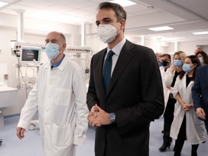 Ο Κυριάκος Μητσοτάκης στις νέες κλίνες ΜΕΘ του Γενικού Νοσοκομείου Αττικής ΚΑΤ