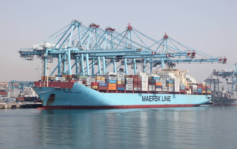 Maersk: Διακόπτει όλες τις διελεύσεις μέσω της Ερυθράς Θάλασσας