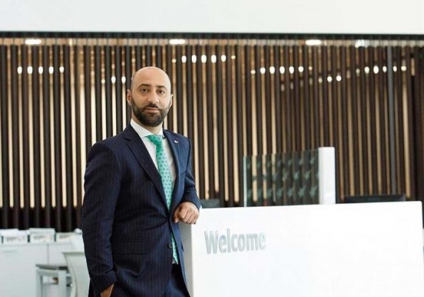 Hχηρή αποχώρηση από την Astrobank