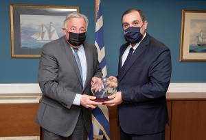 Συνάντηση Υφ. Ναυτιλίας, Κ. Κατσαφάδου, με τον πρόεδρο της Γαλλικής Γερουσίας, Gerard Larcher