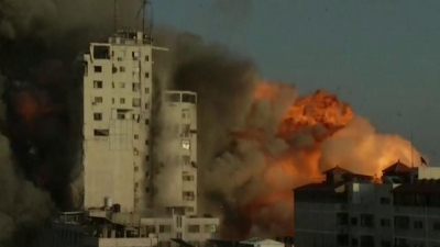 Γάζα: Κτίριο όπου στεγάζονται το Associated Press και το Al Jazeera κατέρρευσε, έπειτα από ισραηλινό βομβαρδισμό
