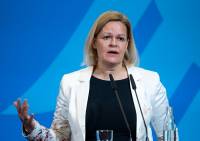 Γερμανίδα υπ. Εσωτερικών: Είναι σίγουρα λογικό να έχουμε προμήθειες έκτακτης ανάγκης στο σπίτι