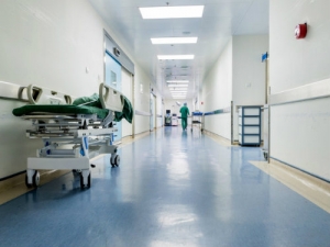 Αναστέλλονται οι άδειες του προσωπικού στις δομές υγείας με απόφαση Κικίλια